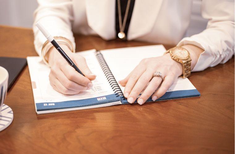 宛名などは手書きで記入