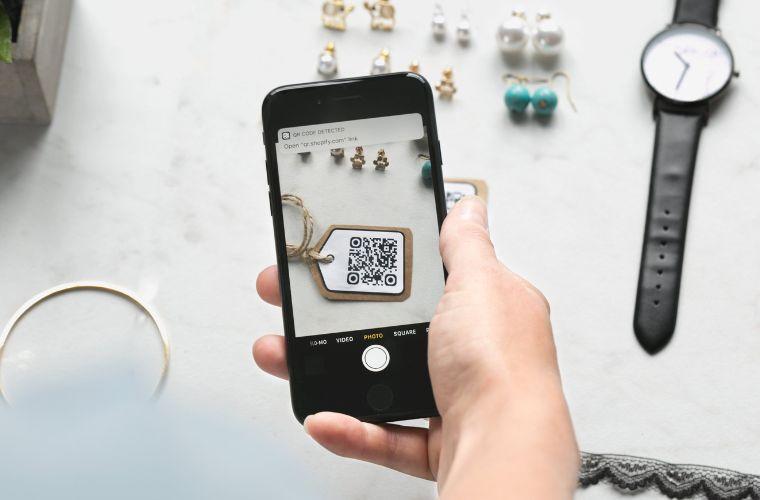 QRコードを付与する